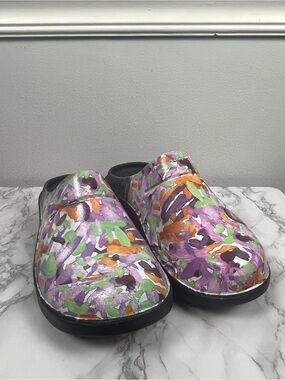 OOFOS OOcloog Limited Edition Purple Watercolor Recovery Clogs Women’s Sz 9